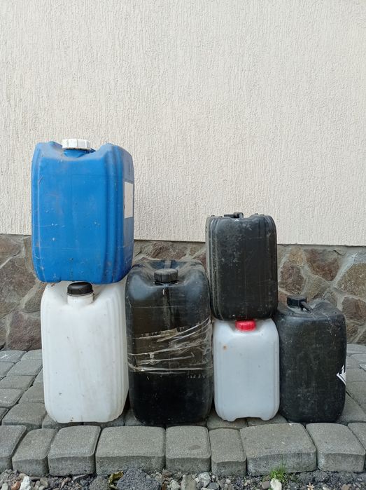 Каністри пластикові (10-20)л.