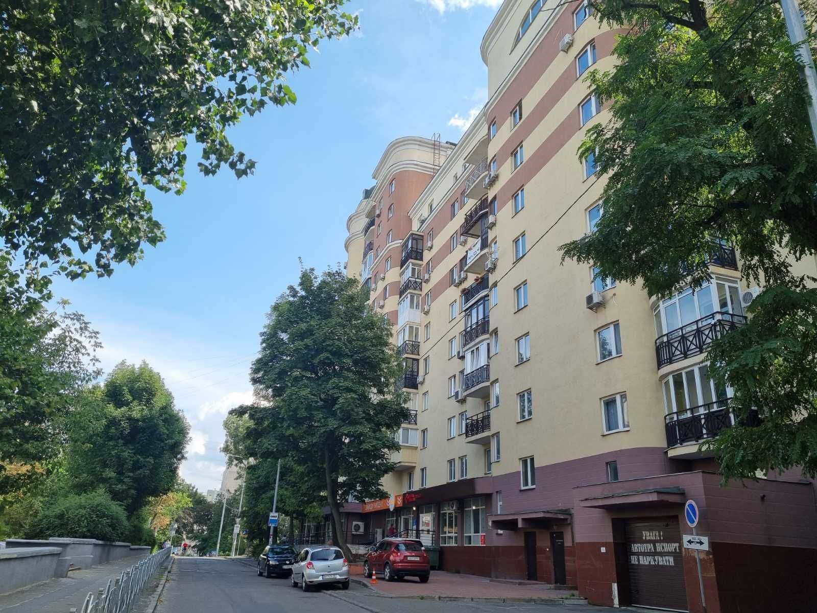 Продам 4 комнатную квартиру  156.3 кв.м. на ул.Татарской 27\4
