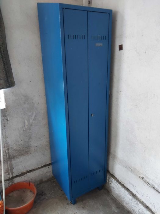 Szafa Metalowa BHP wymogi Rolnicze do Gospodarstwa Uprawa BIO