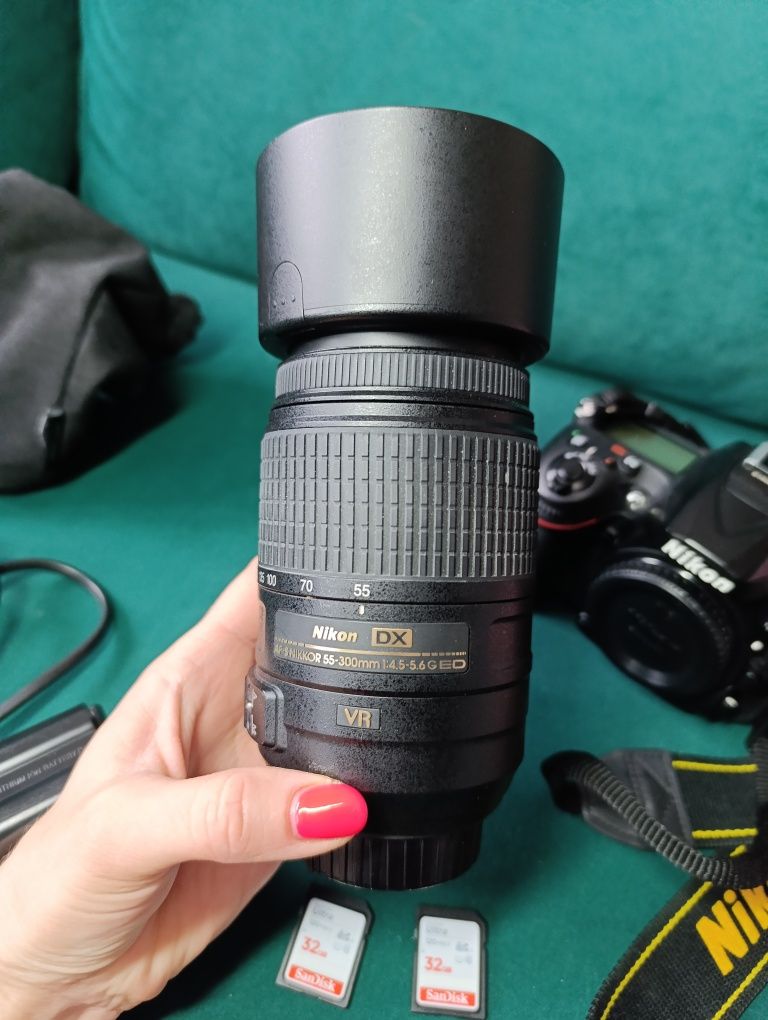 Lustrzanka Nikon D2700