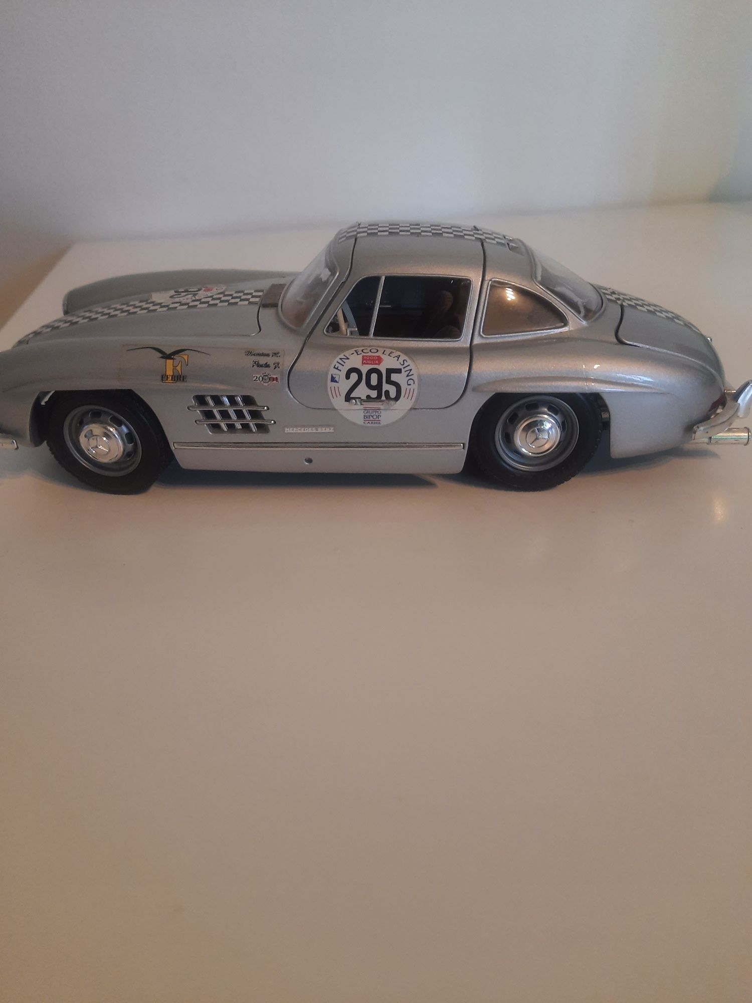 Mercedes benz 300sl Mille Miglia bburago 1:18