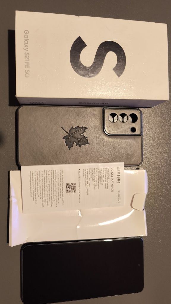 Samsung S21 FE - karton + etui