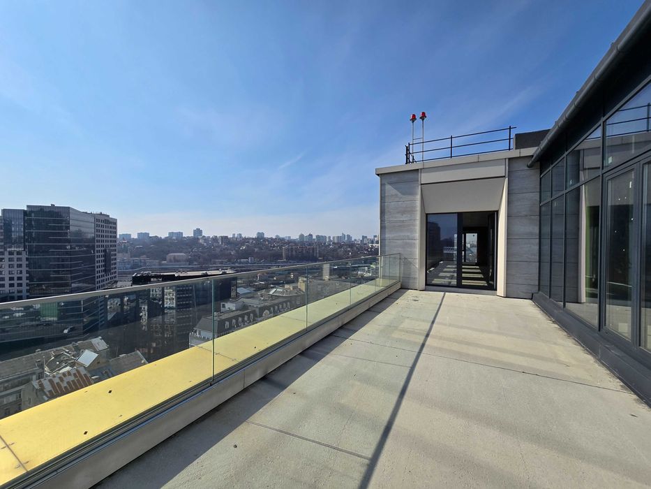 Продам пентхаус (260м2)з терасою в новому будинку на Володимирський