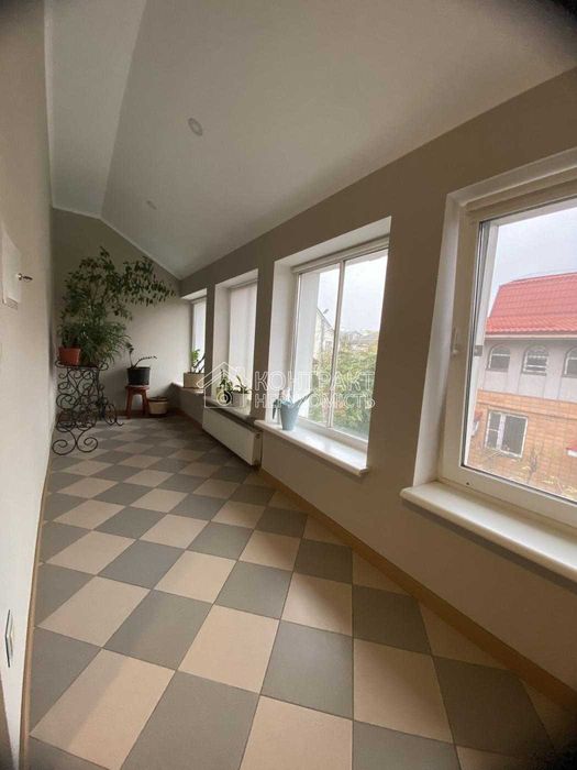 Продається 2 поверховий будинок з гаражем та ділянкою, ХТЗ