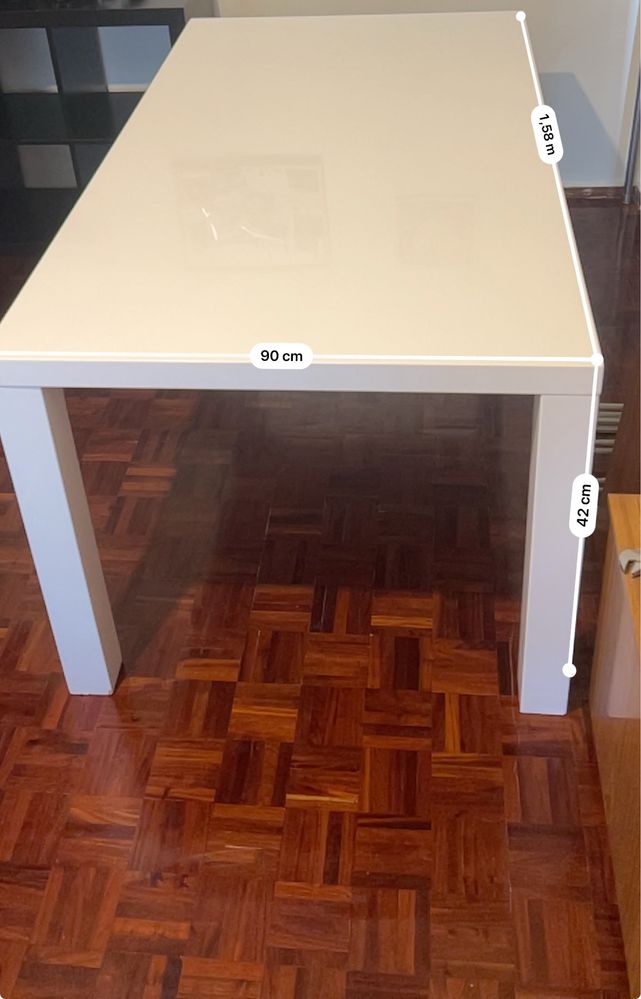 Mesa de Sala de Jantar com 4 cadeiras