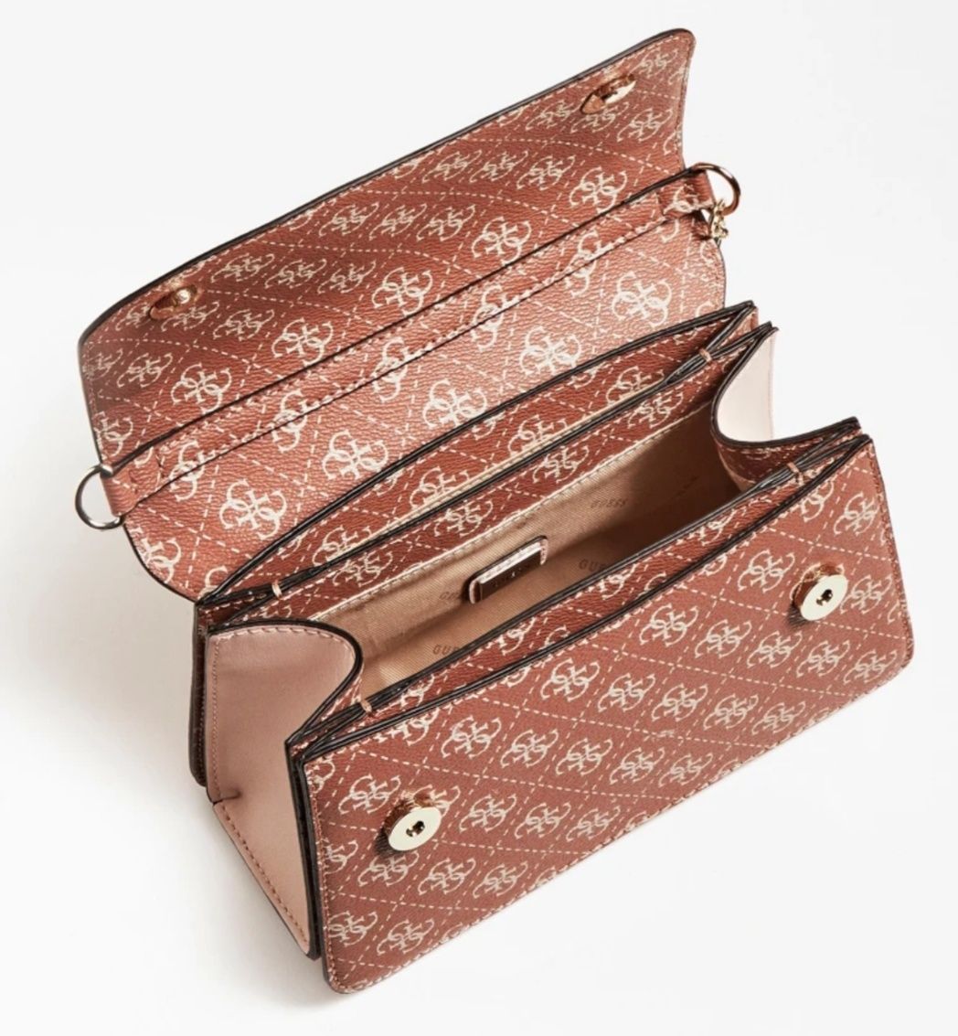 Torebka w cynamonowym kolorze w monogram Guess Camy, nowa z metką