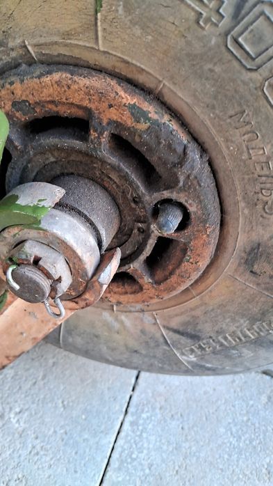 Тачка міцна посилена,колесо від гелікоптера