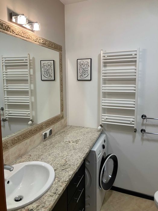 Wynajmę mieszkanie dwupokojowe z miejscem parkingowym w hali garażowej