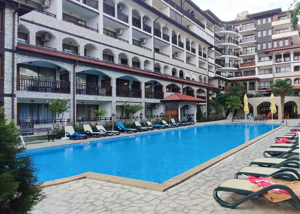 Продаж трикімнатної квартири у місті Святий Влас (Болгарія)