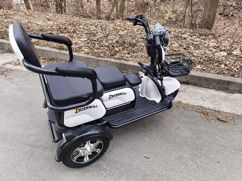 Електроцикл Dozer Model 4 (П), білий новий