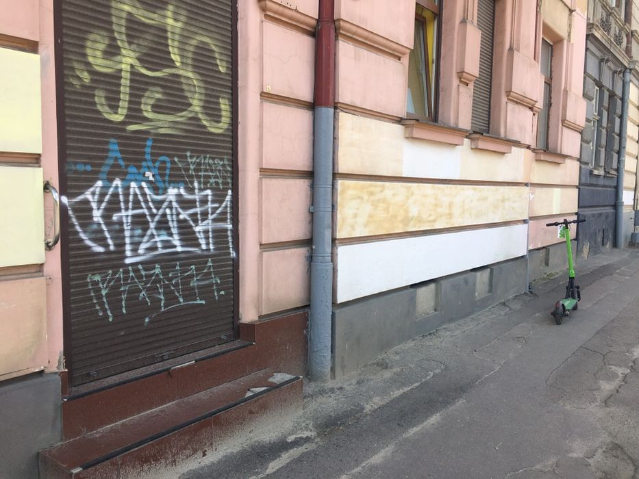 Продаж приміщення 98,7м2 в м. Львів, вул. Сахарова 8