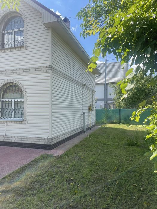 Будинок з ремонтом в затишному місці 80000$