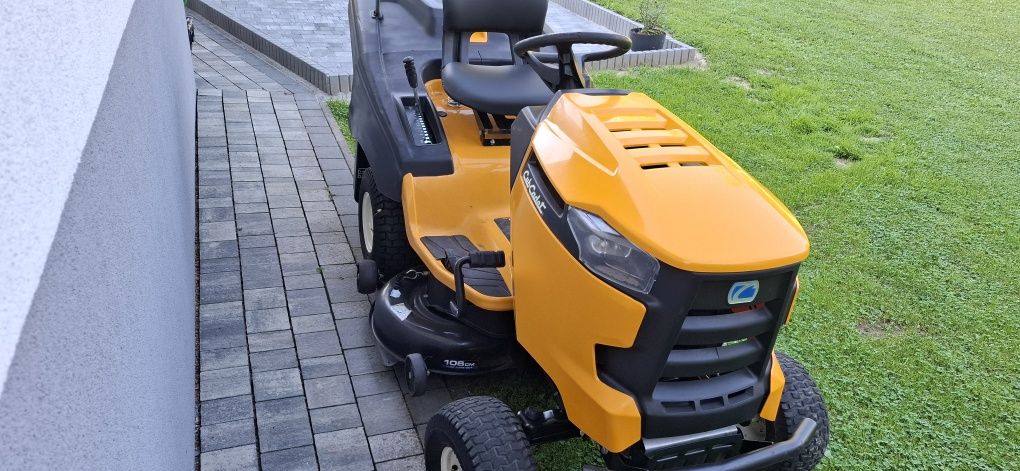 Traktorek kosiarka CUB CADET nowy model kawasaki V2 stan bdb!!