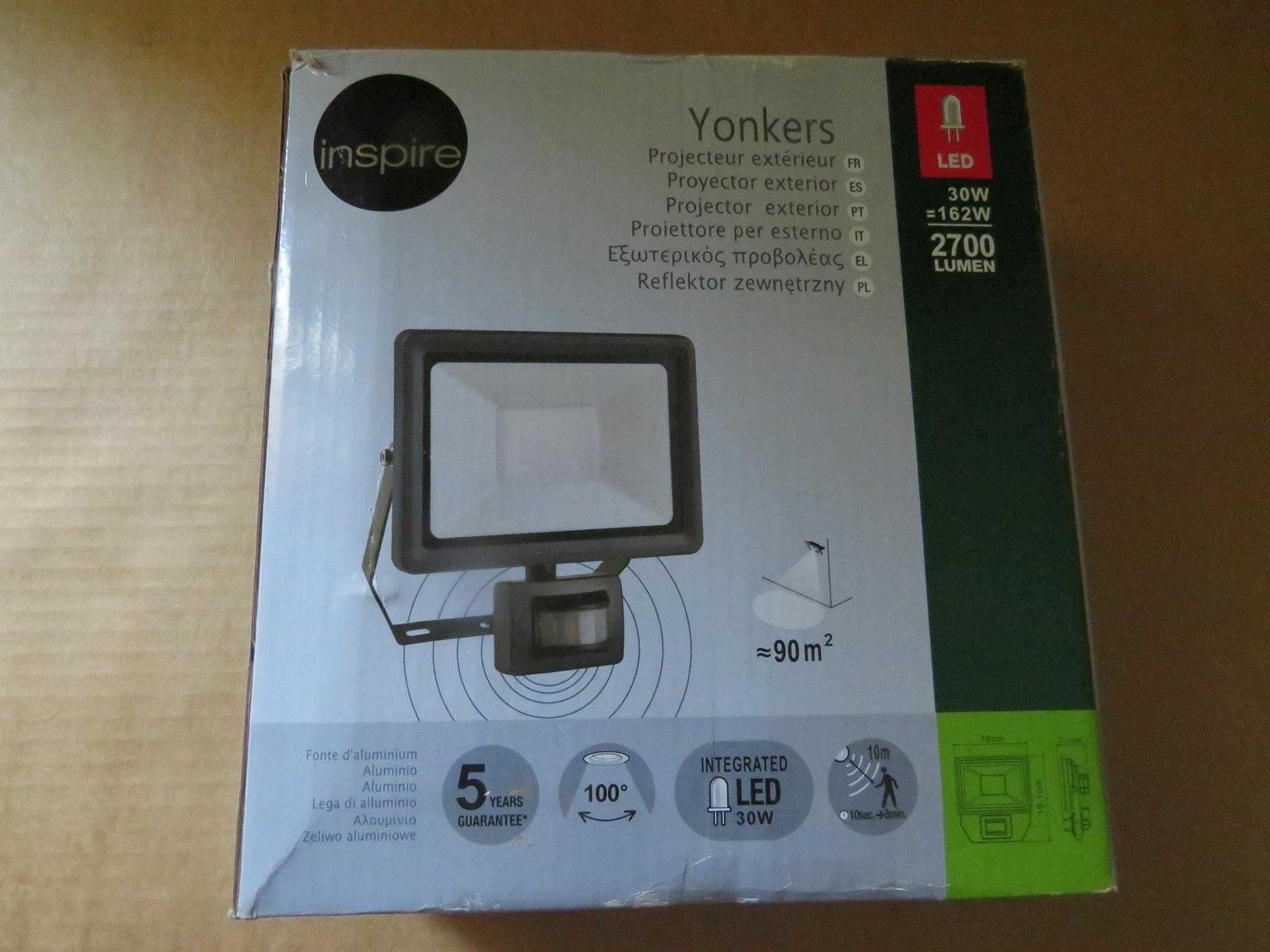 Projetor exterior LED INSPIRE YONKERS 30W / 2700 Lumens IP44 NOVO