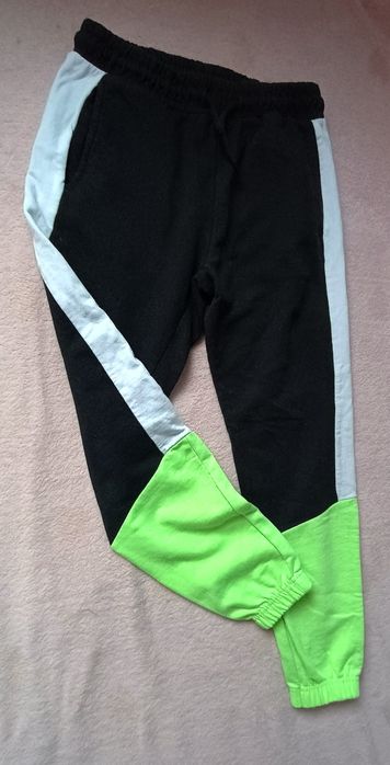 Ubrania dla dziewczynki 146/152