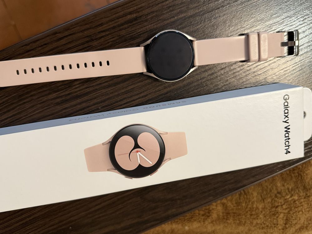 Продам часи Samsung Galaxy Watch4