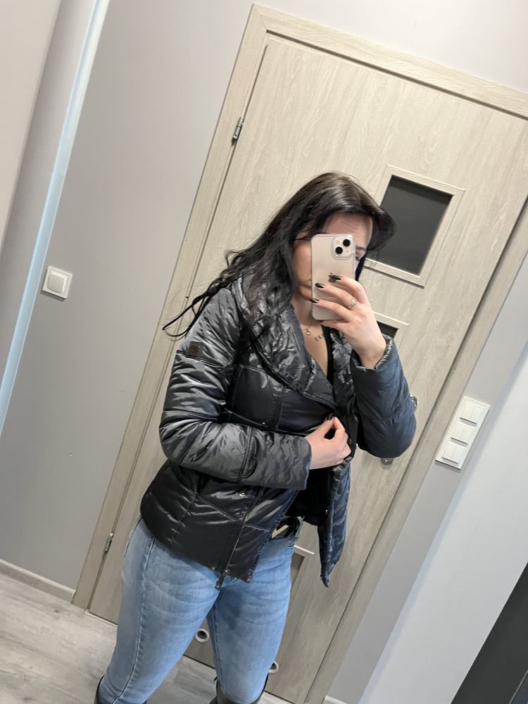Elegancka Kurtka pikowana Tiffi ze stójką