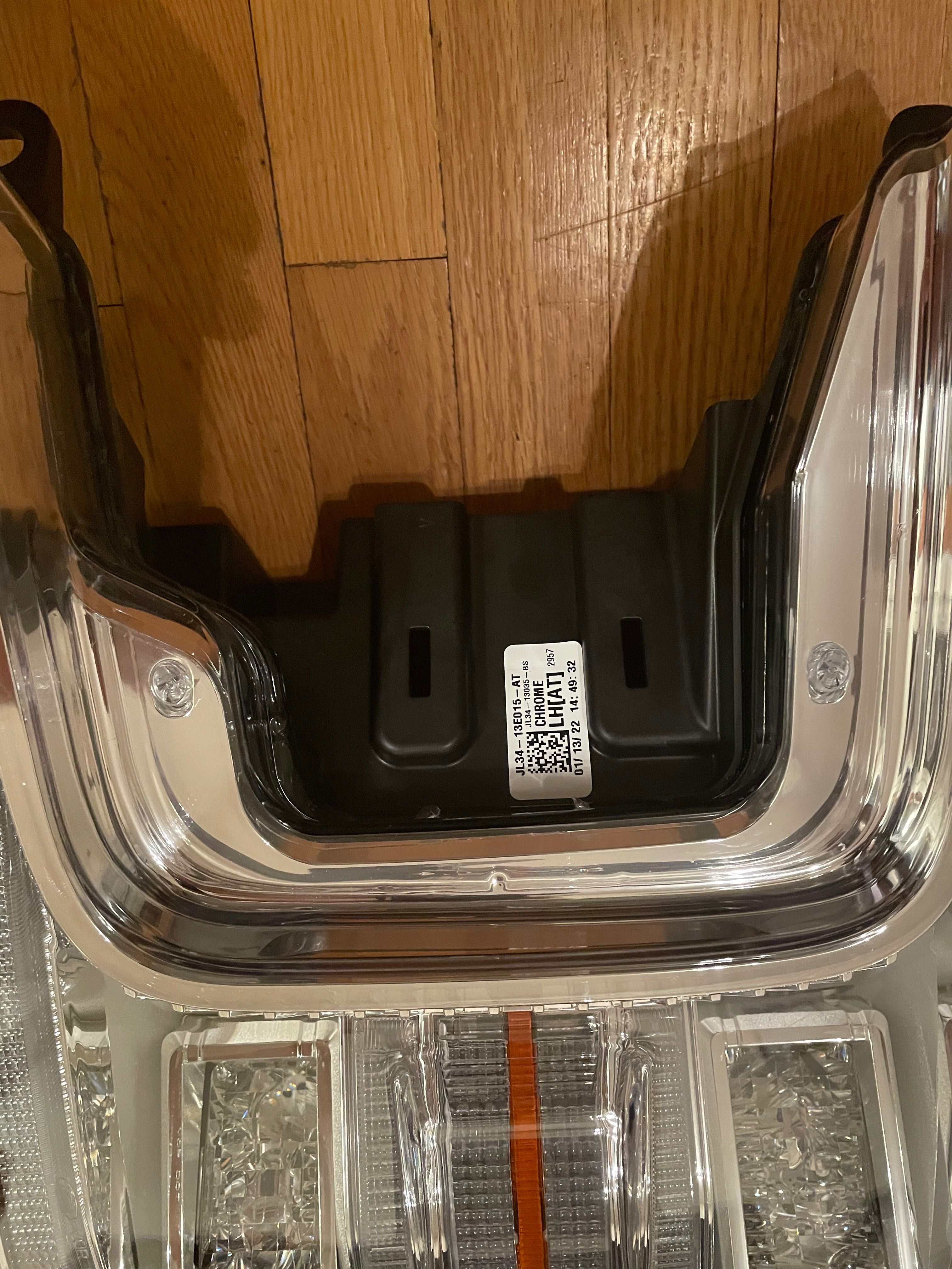 Ford F150 Lampy LED  oraz zwykle zarowki Nowe 2018-20 rok