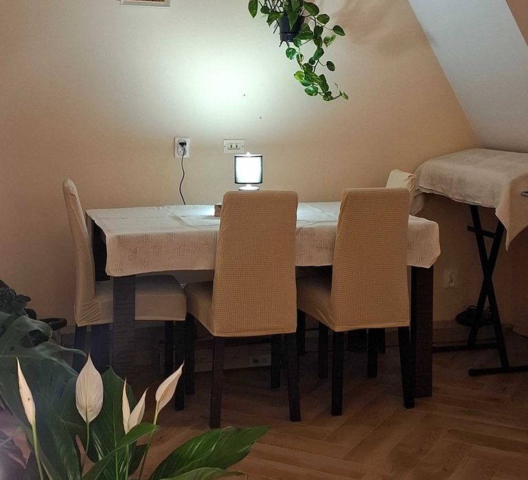 Stół rozkładany 80×140 cm z 6 krzesłami + pokrowce