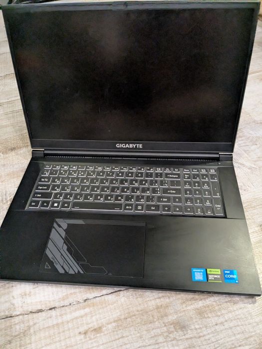 Ігровий ноутбук Gigabyte g7 mf