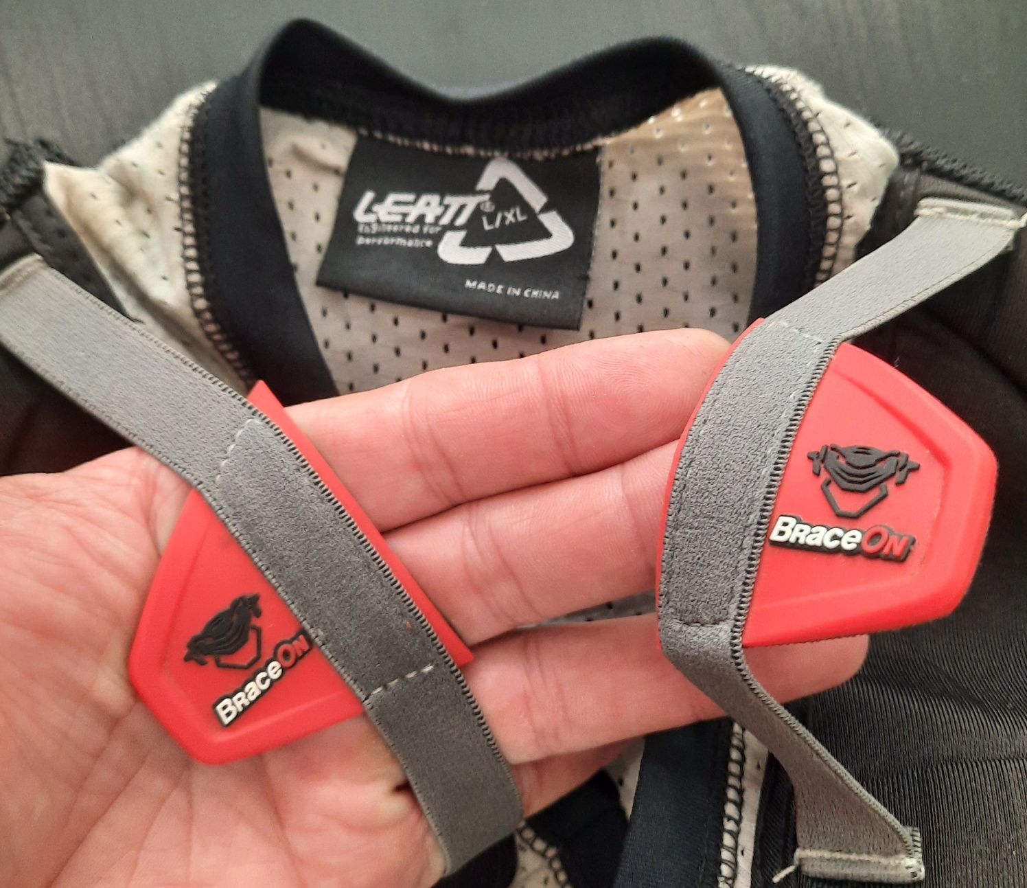 Colete Integral Leatt Brace Adventure