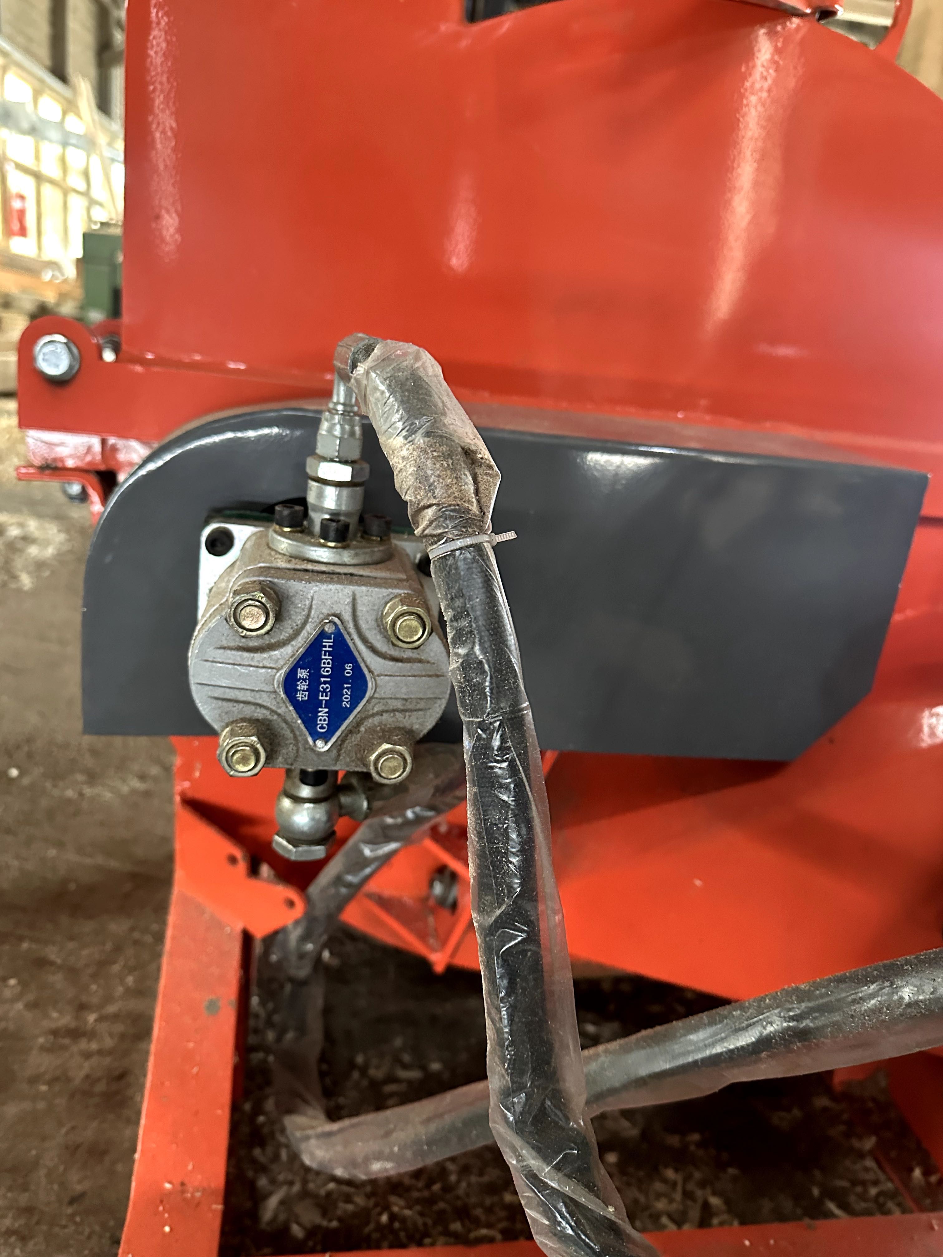 Rębak do gałęzi/zrzyn tartacznych bx62r wom