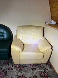 Fotel jasny skórzany
