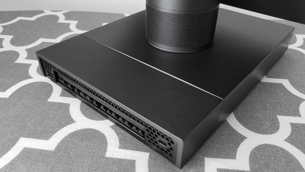 Сенсорный моноблок Lenovo ThinkSmart Hub 500, 12"/i7/16GB/512GB/WiFi 7