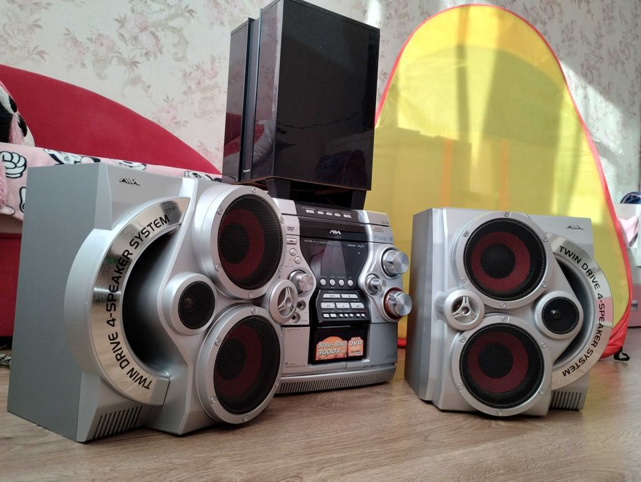 Дуже потужний 1000 Вт муз центр с сабвуфером ( Блютуз / AUX ) Саб