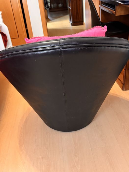 Sofa individual, como novo, perfeito para sala, quarto ou escritorio..