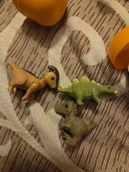 Figurki kinder niespodzianka dinosaur