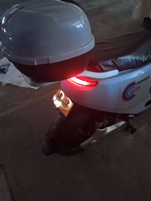 Scooter Elétrica Vortex Goose City — Pronta para Oferecer neste Natal!