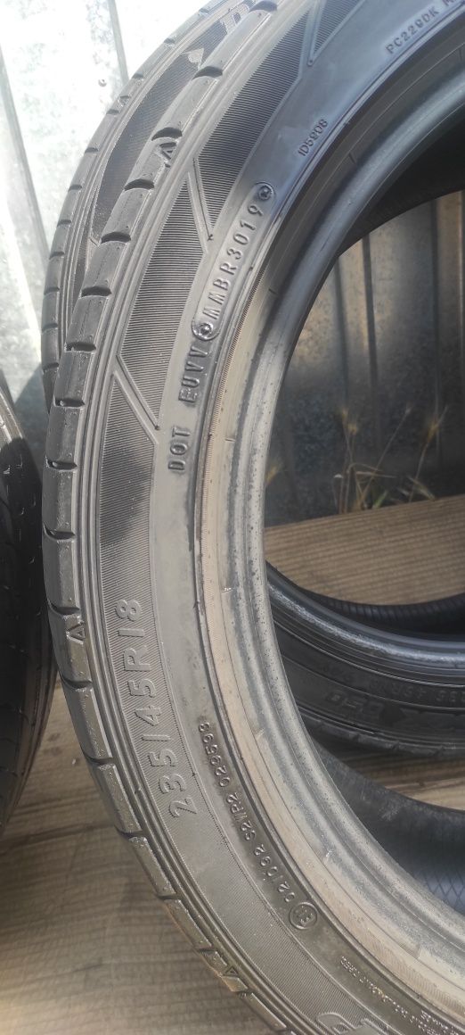 Sprzedam komplet opon 235 45r 18 94Y Dunlop!
