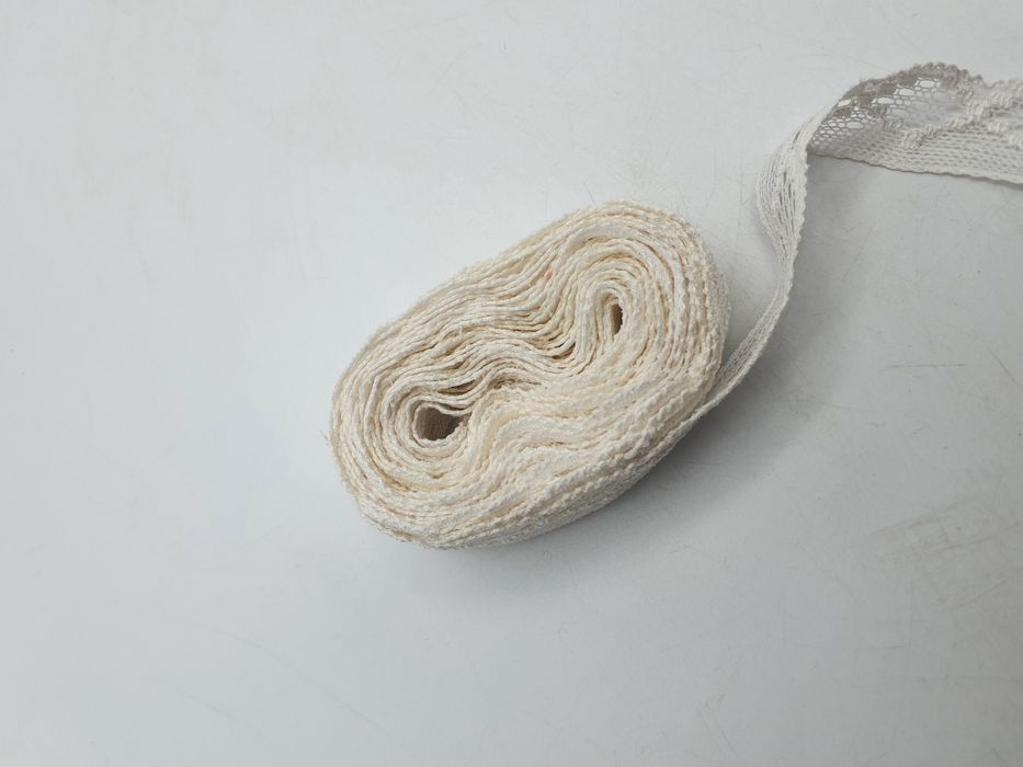 Koronka kupon 6 m.x 2 cm.