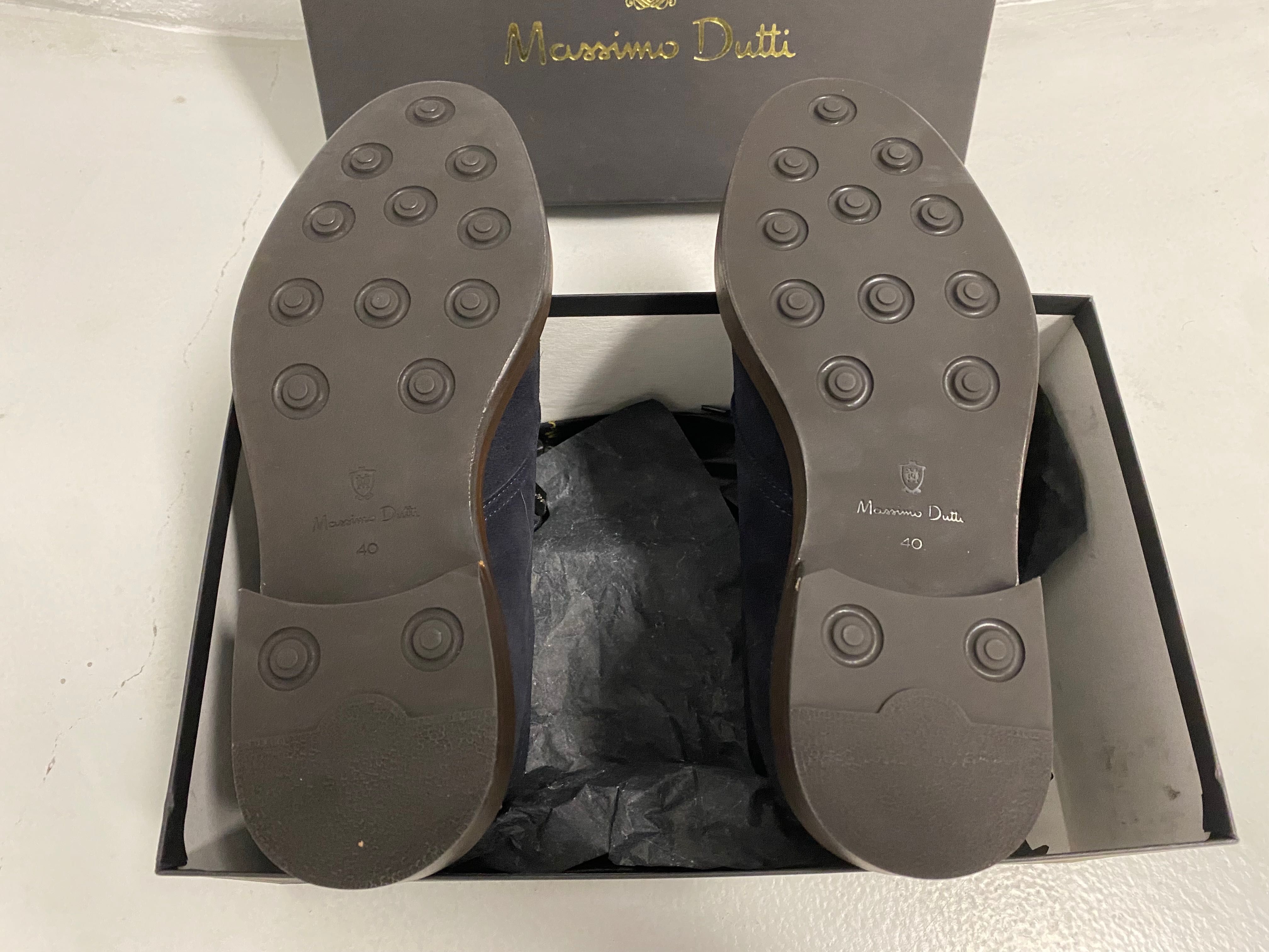 Botins NOVOS de cordão Massimo Dutti tamanho 40