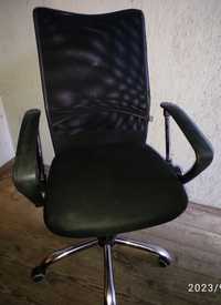 Офісне крісло сітка не парить тіло