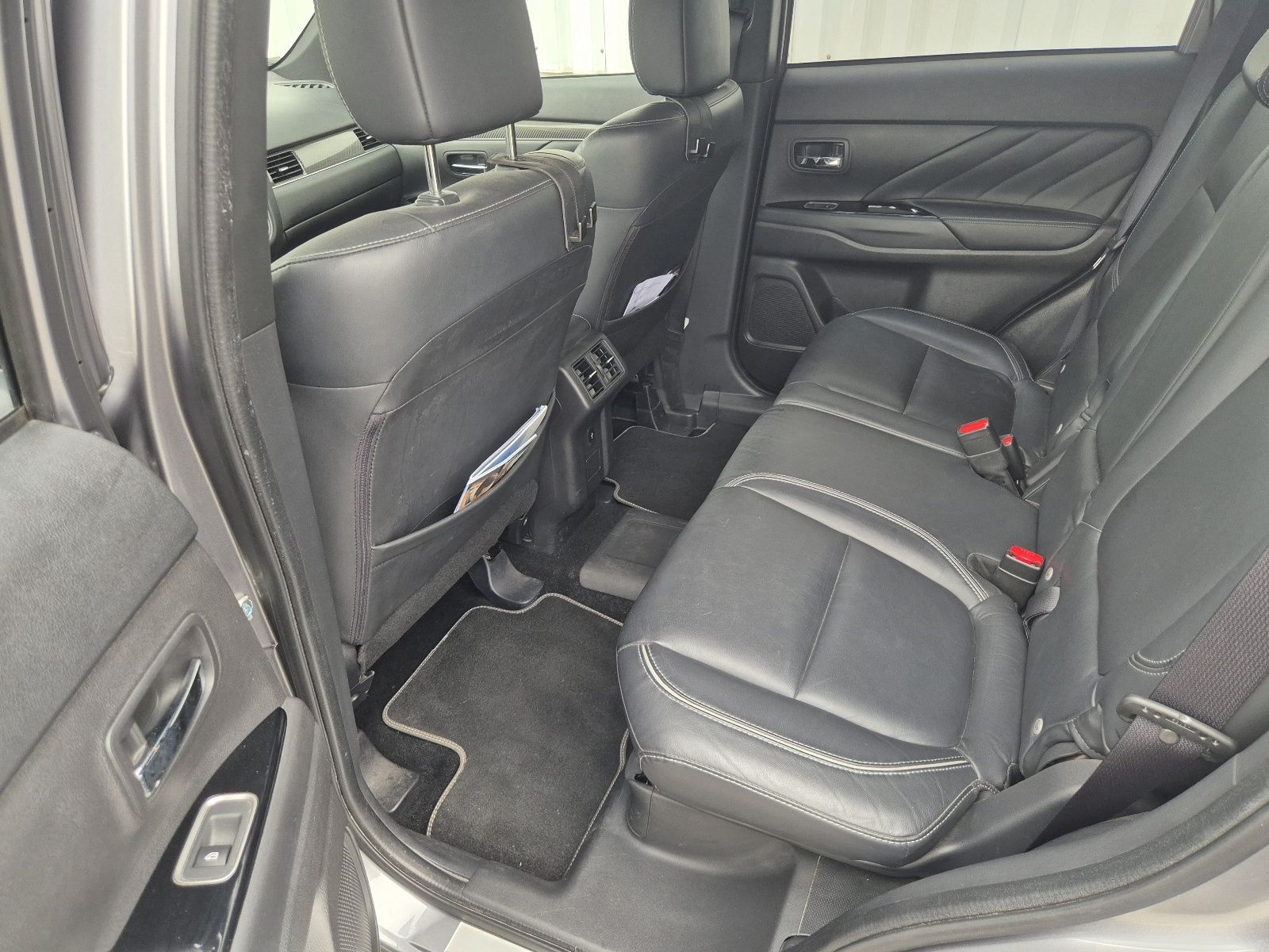 Mitsubishi Outlander 2.4 PHEV 4x4 plug-in