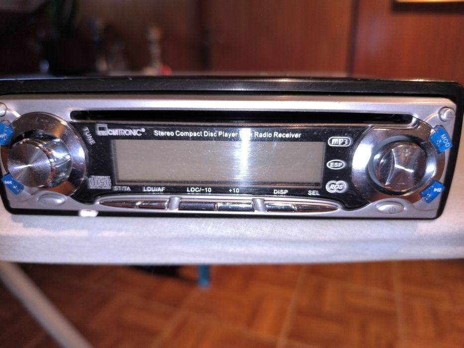 Autoradio está novo