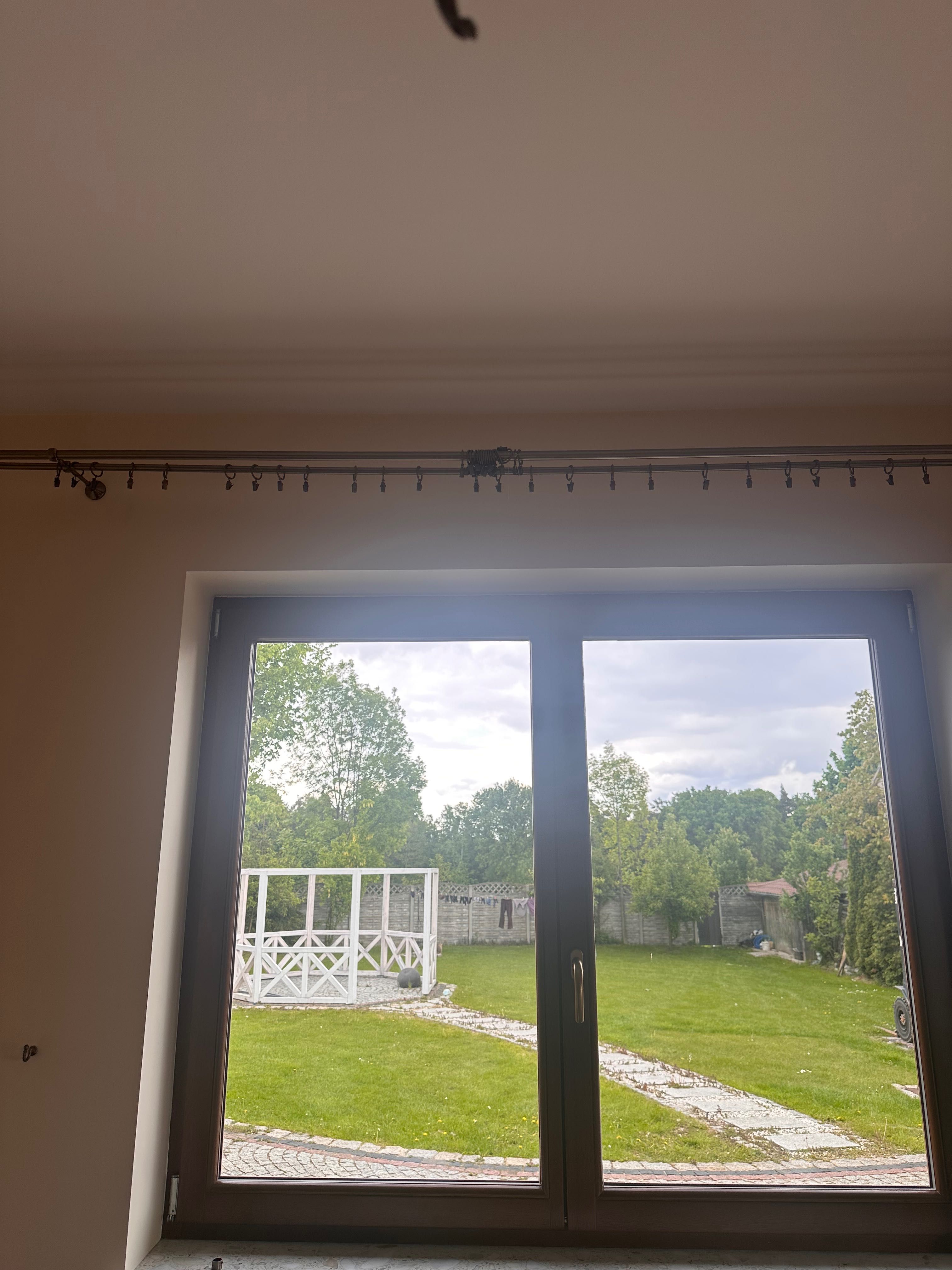 Karnisze podwójne z żabkami