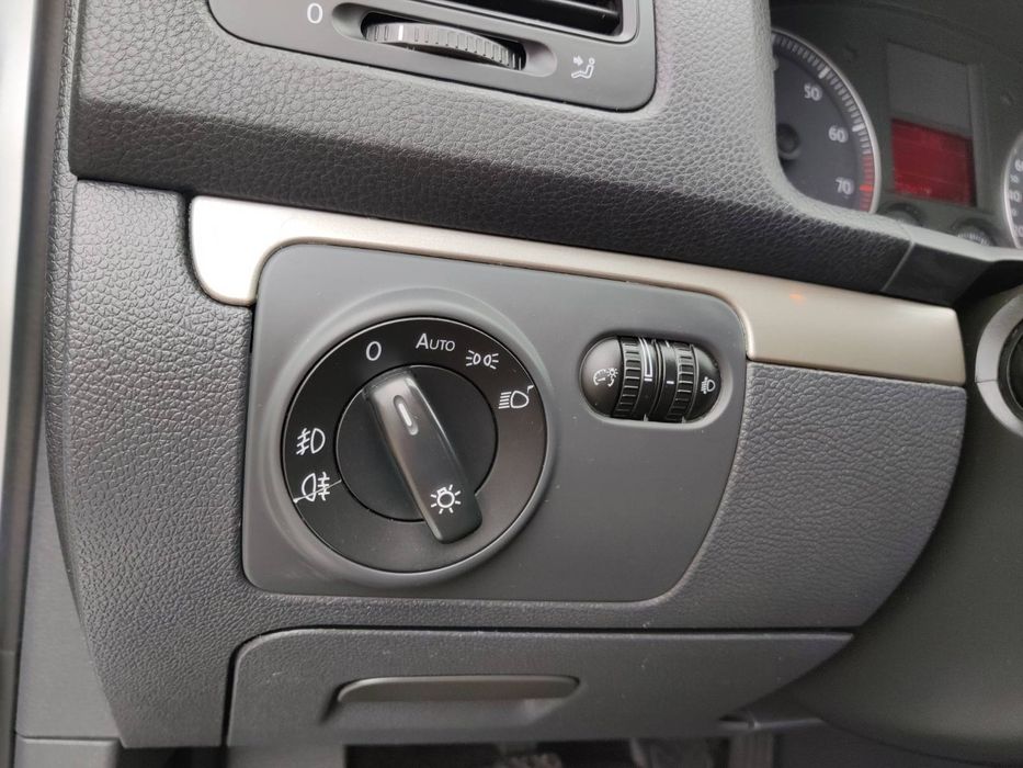 Volkswagen Golf 5. 1,6 mpi