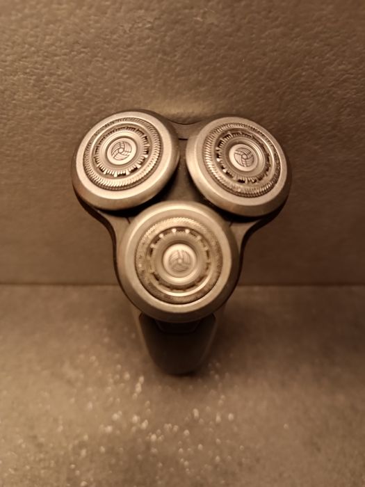 Golarka Philips seria 9000 model 9041