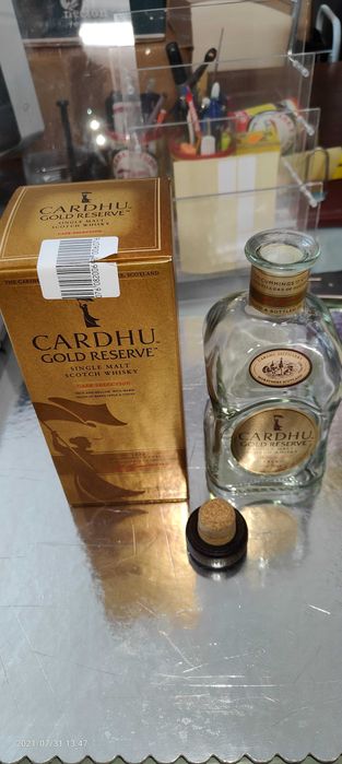 Garrafas de Whisky e outras vazias, com embalagem, impec.