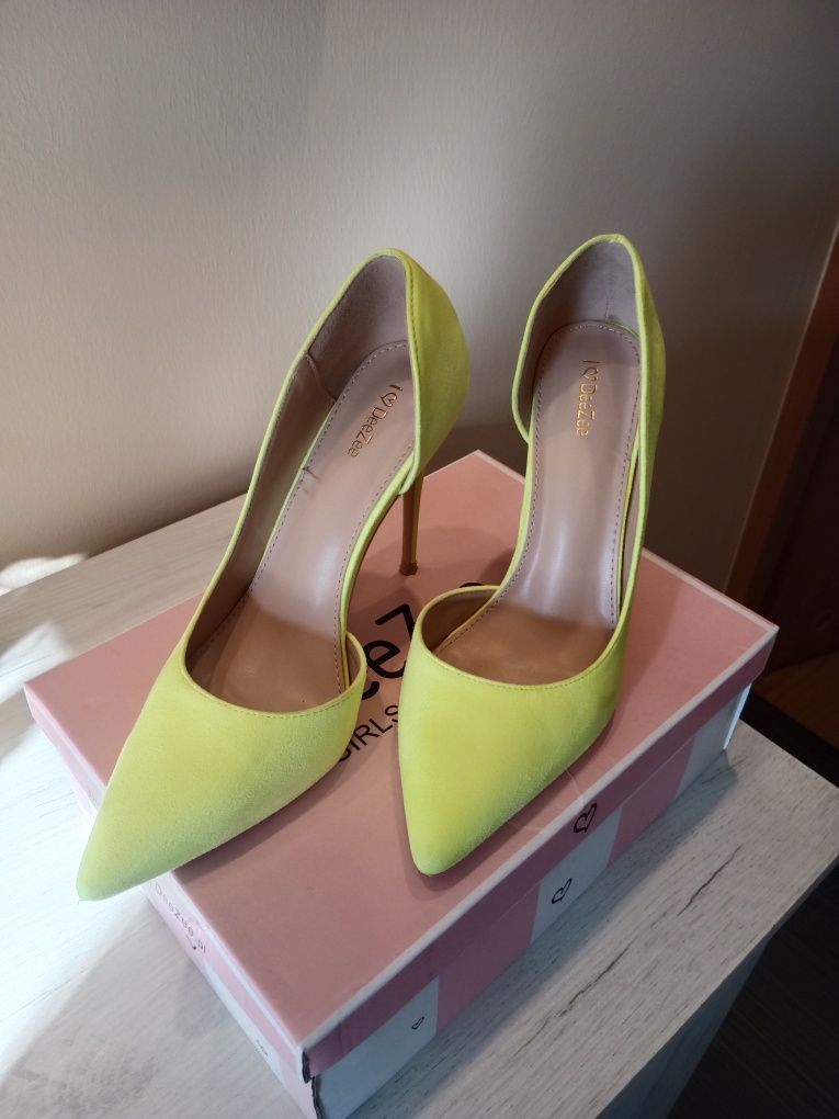 Buty szpilki neon żółto -zielony