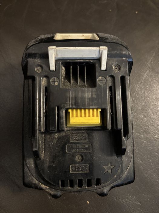 Obudowa baterii Makita BL1830