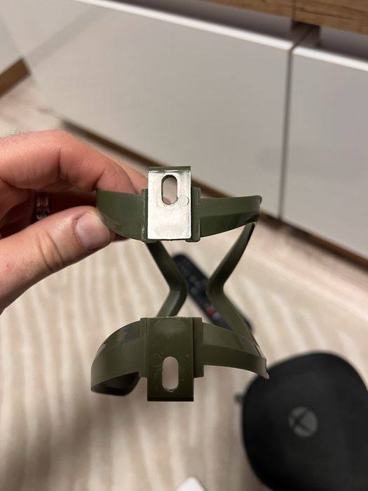 Uchwyt i etui SKS iphone 13proMAX - plus mały gratis.