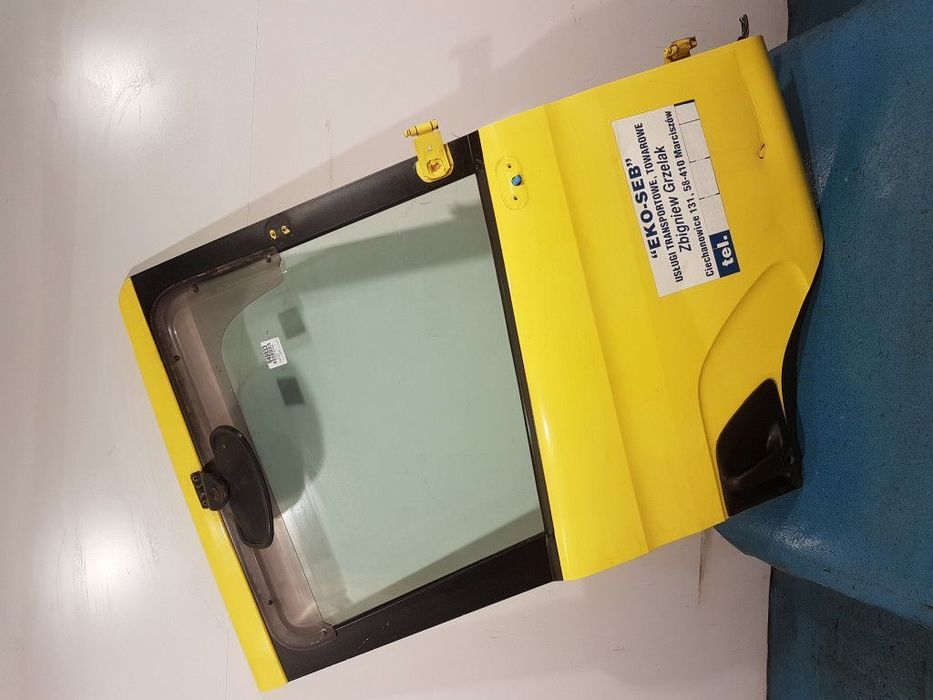 SCANIA P94 DRZWI KABINY PRZÓD PRAWE