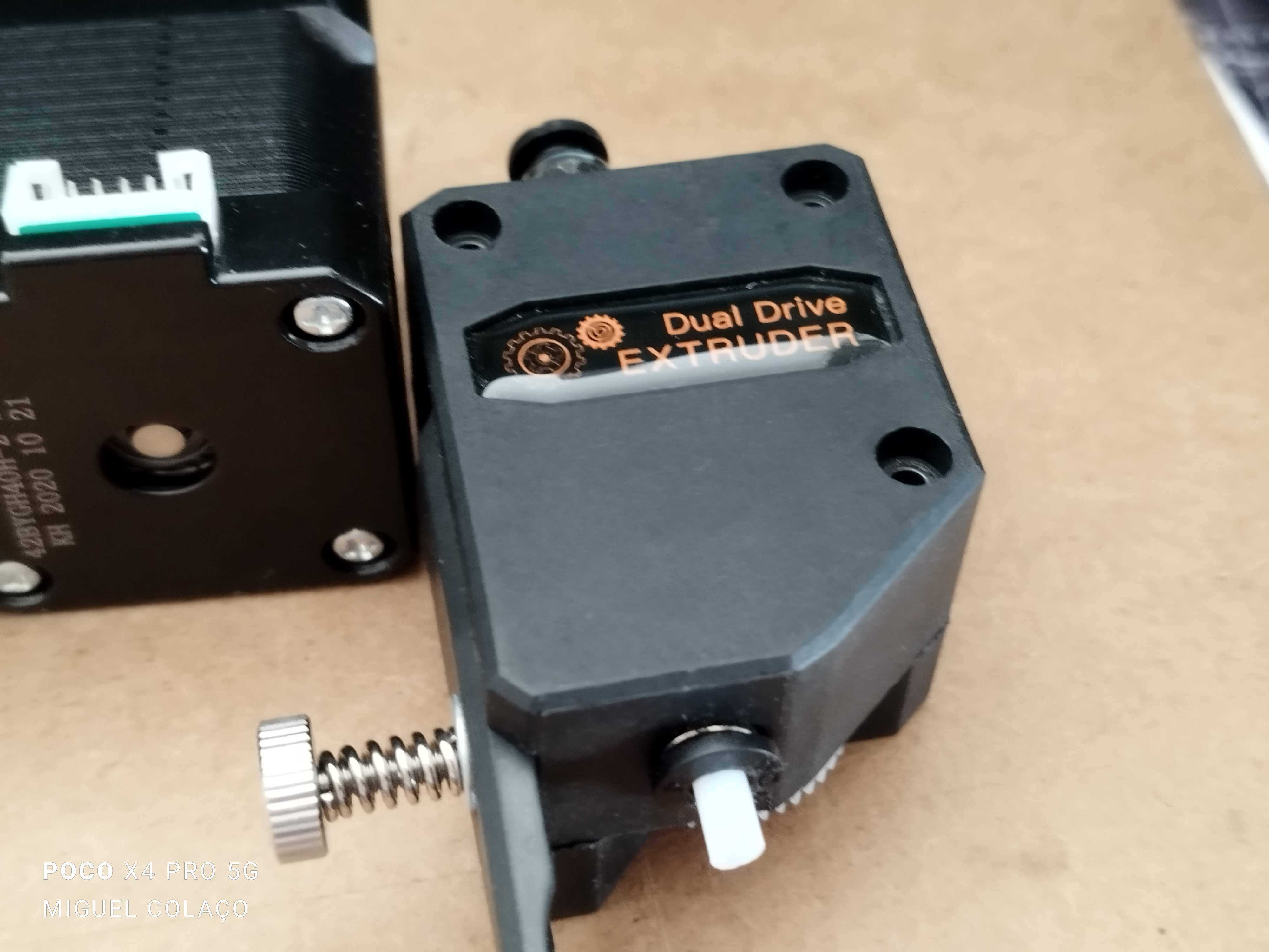 Impressão 3D 4 Motores + Dual extruder (Stepper Motors)