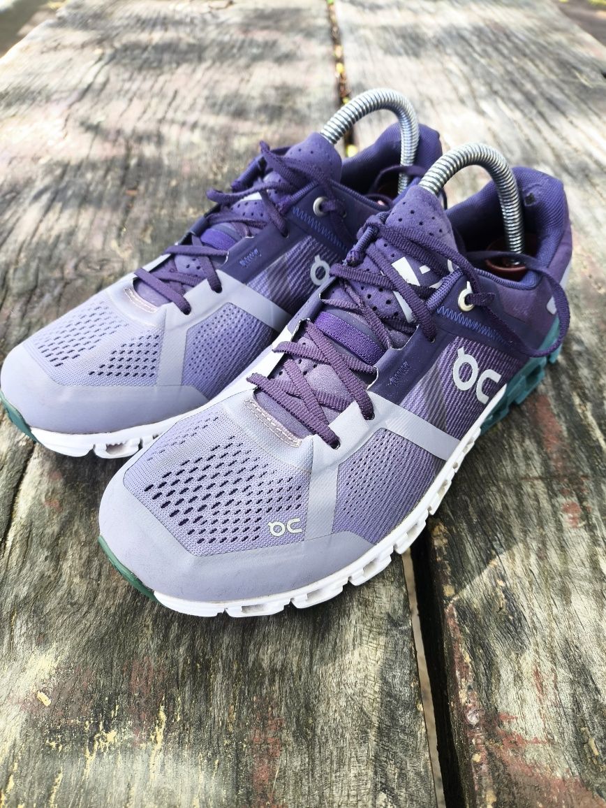 On Running Cloudflow Damskie Buty do biegania rozmiar 38.5 cm