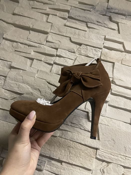 nowe buty na szpilce 37 brązowe