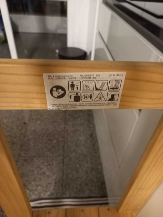 Vendo Banco Montessori para criança em madeira pinho
